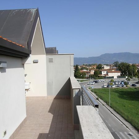 Attico Arrighi Apartment ลุคคา ภายนอก รูปภาพ