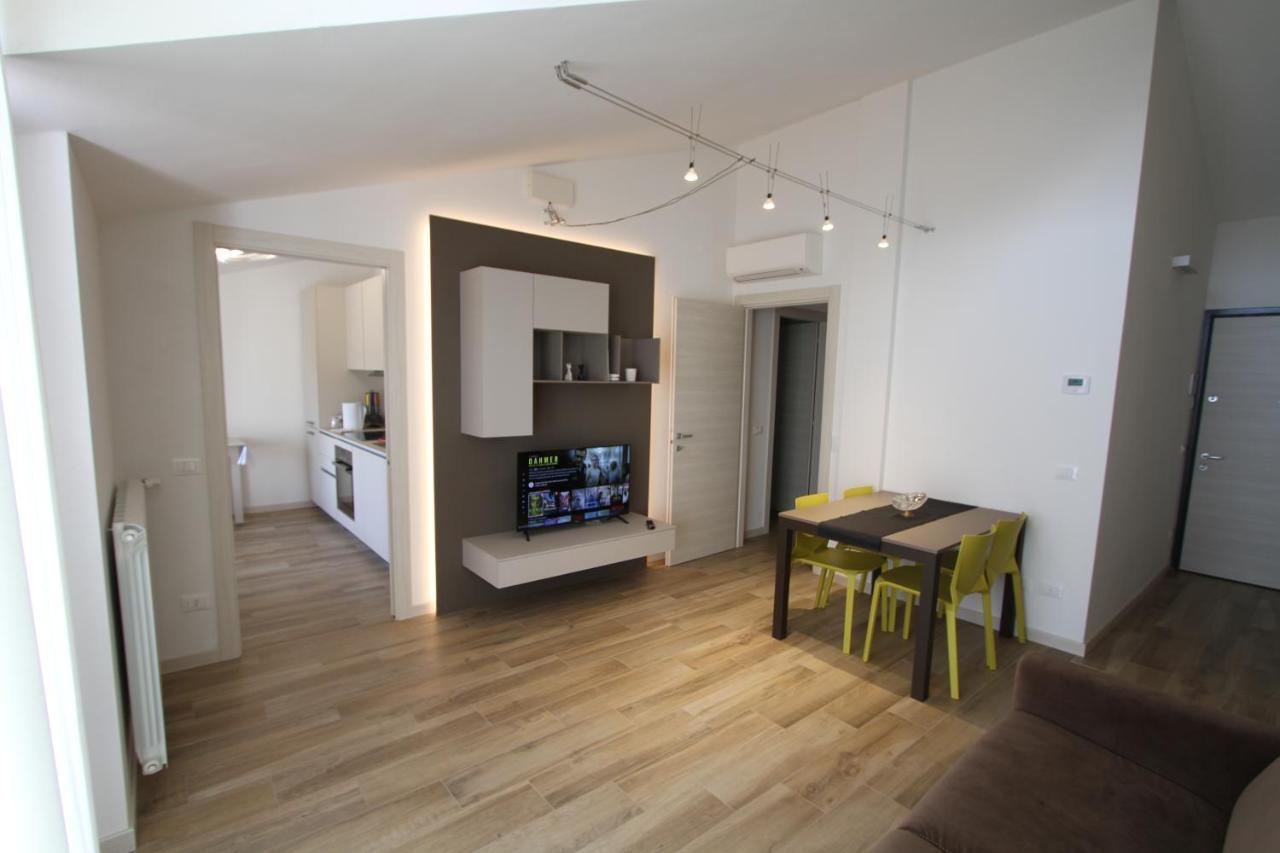 Attico Arrighi Apartment ลุคคา ภายนอก รูปภาพ