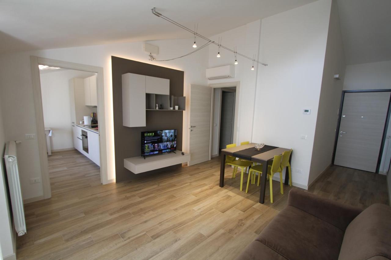 Attico Arrighi Apartment ลุคคา ภายนอก รูปภาพ